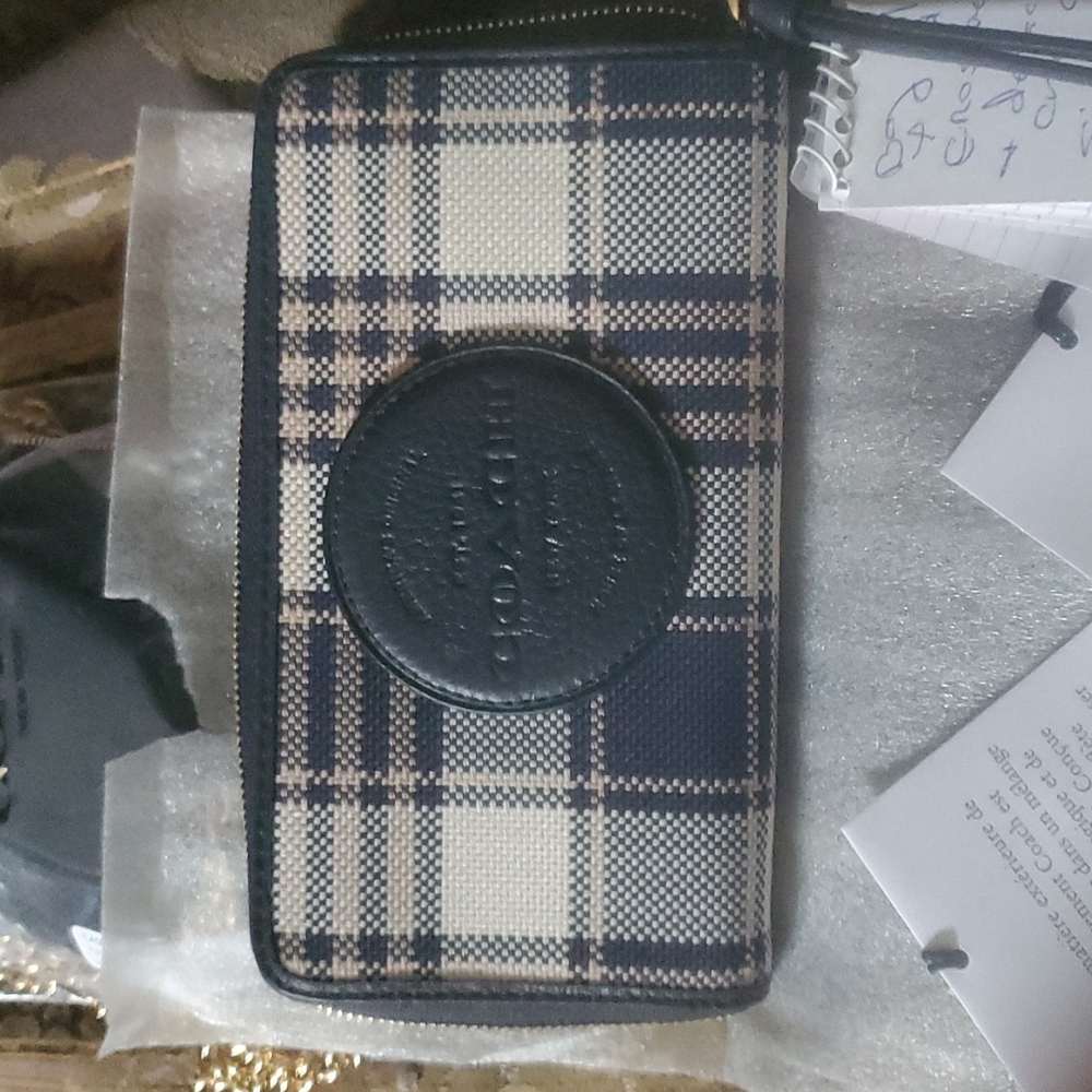 Coach Smooth Material Leather Wristlet Below Description Dust Cover Care Cards